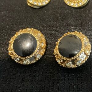 FAUX CHANNEL CLIP ON EARRING SET